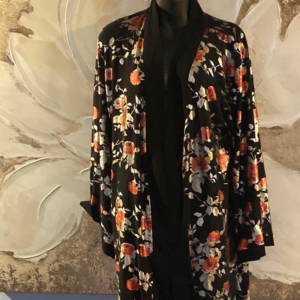 Black Floral Kimono